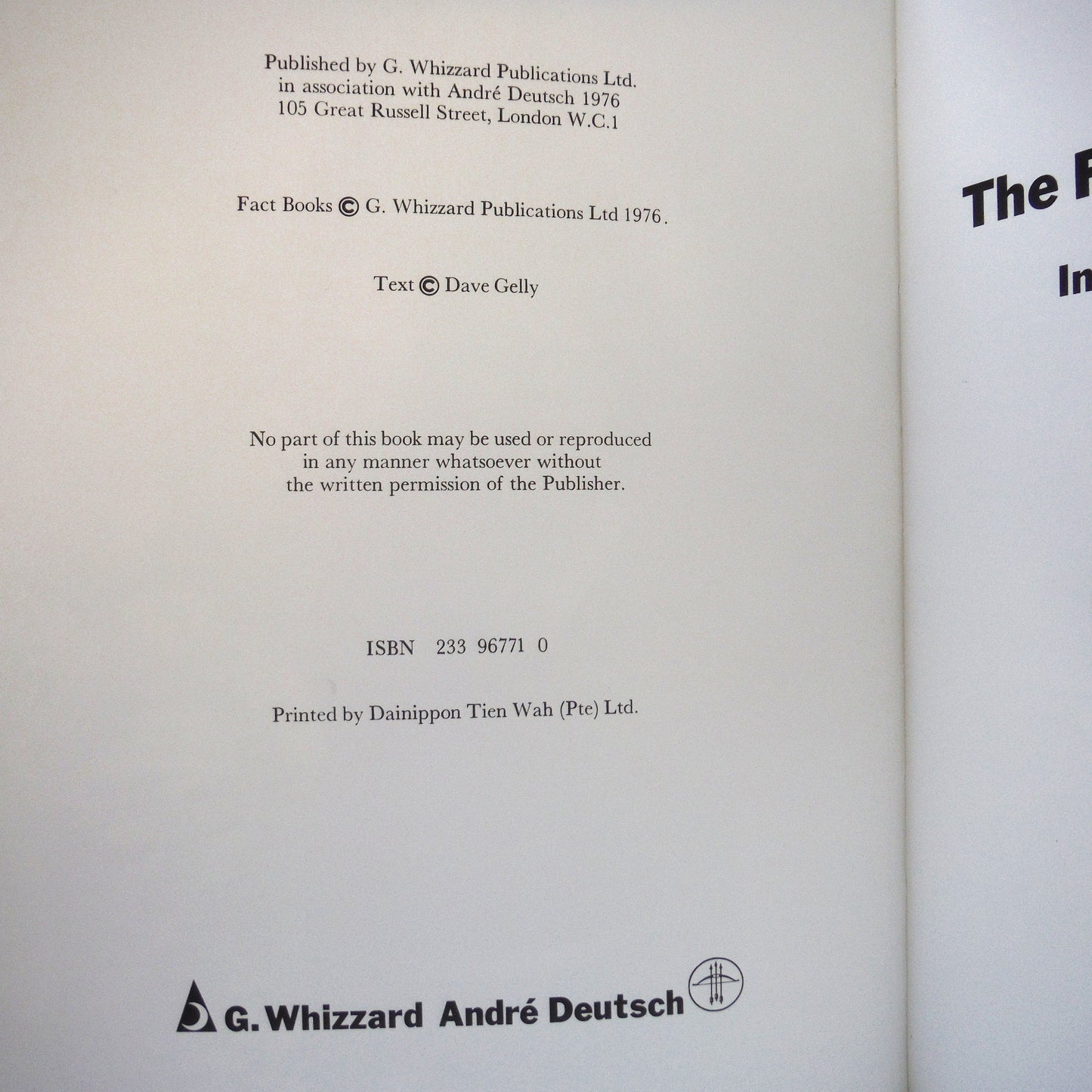 THE FACTS ABOUT A POP GROUP, Featuring WINGS, Introduced by Paul McCartney and Written by David Gelly (1976 1st Ed.)