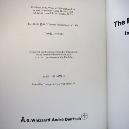 THE FACTS ABOUT A POP GROUP, Featuring WINGS, Introduced by Paul McCartney and Written by David Gelly (1976 1st Ed.)