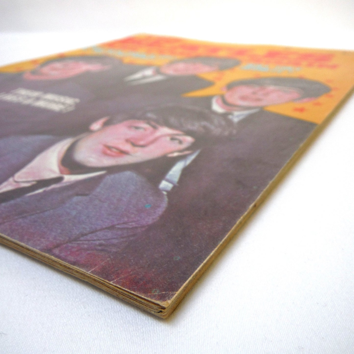 THE BEATLES ARE COMING AGAIN, Their Music, Lives and More! By E-GO COLLECTORS SERIES Magazine No. 8 (1977 1st Ed.)