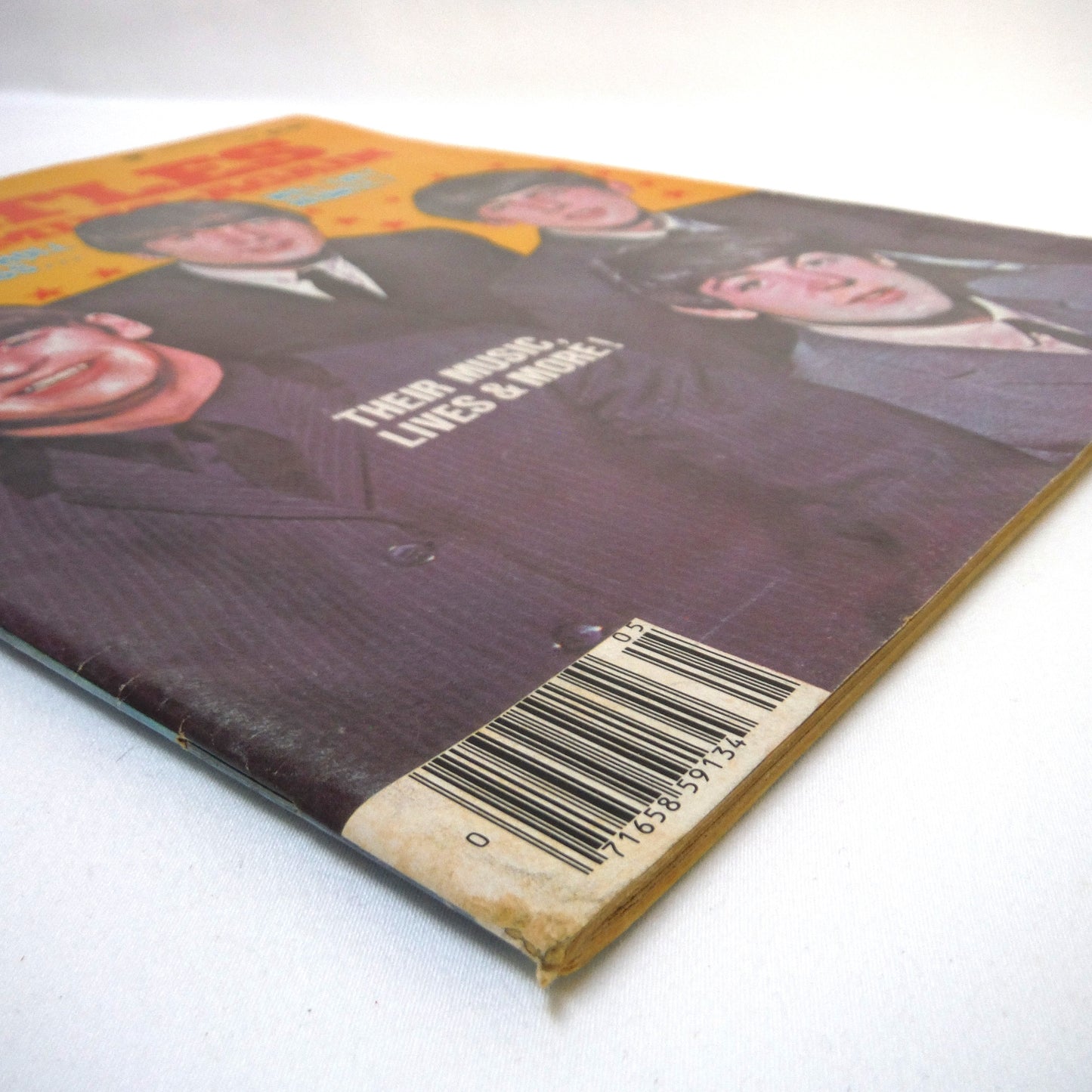 THE BEATLES ARE COMING AGAIN, Their Music, Lives and More! By E-GO COLLECTORS SERIES Magazine No. 8 (1977 1st Ed.)