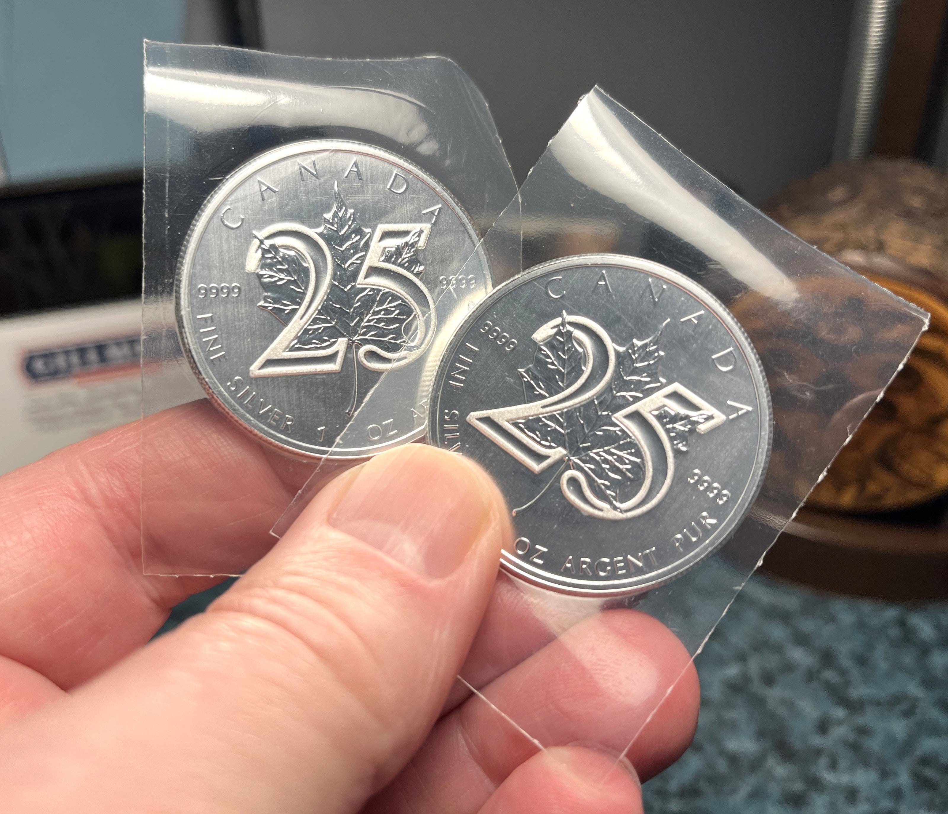 2013 1 oz .9999 Fine Silver Coin $5 - CANADIAN SILVER MAPLE