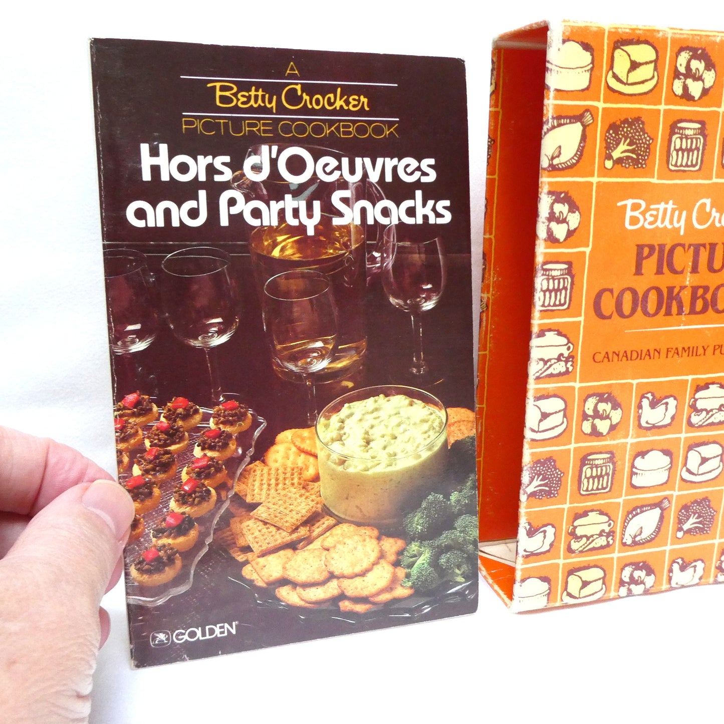 Vintage Betty Crocker's Picture Cookbook 8-Volume Boxed Set, Canadian Family Publishers by Golden Press (1982 1st. Ed)