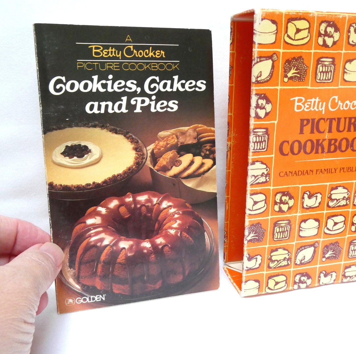 Vintage Betty Crocker's Picture Cookbook 8-Volume Boxed Set, Canadian Family Publishers by Golden Press (1982 1st. Ed)