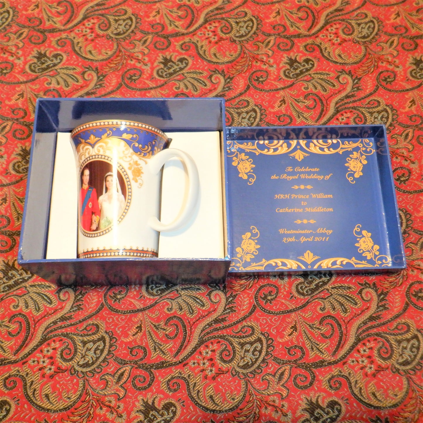 HRH Prince William & Catherine Middleton ROYAL WEDDING PLATE AND 2-TEA CUP Commemorative Set,  by McIntosh