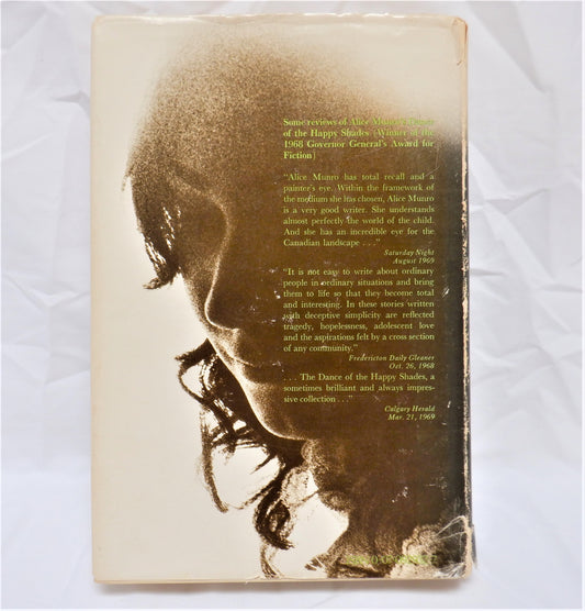 LIVES OF GIRLS AND WOMEN, The Original 1971 Novel Printed in Canada, by ALICE MUNRO (1st Ed. SIGNED)